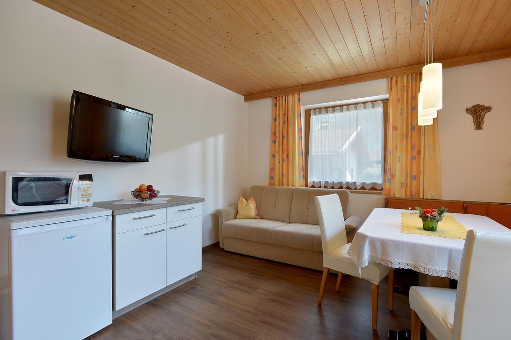 Landhaus Stefanie Apartment Mayrhofen Room photo